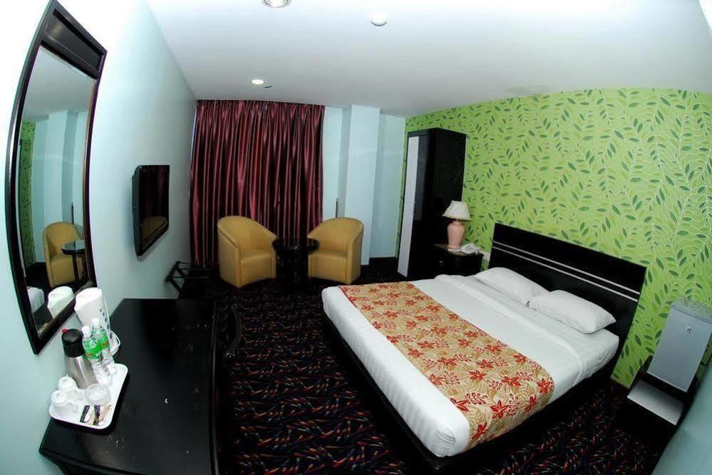 Bluebell Hotel Skudai Eksteriør bilde