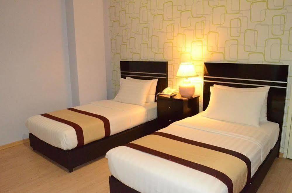 Bluebell Hotel Skudai Eksteriør bilde