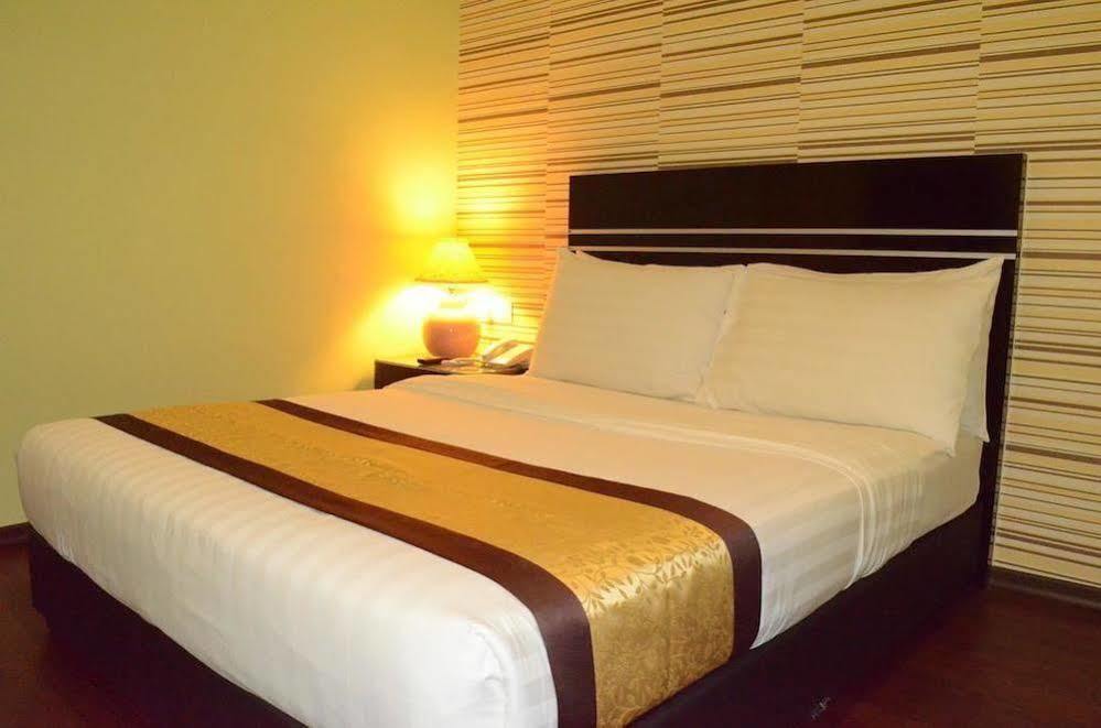Bluebell Hotel Skudai Eksteriør bilde