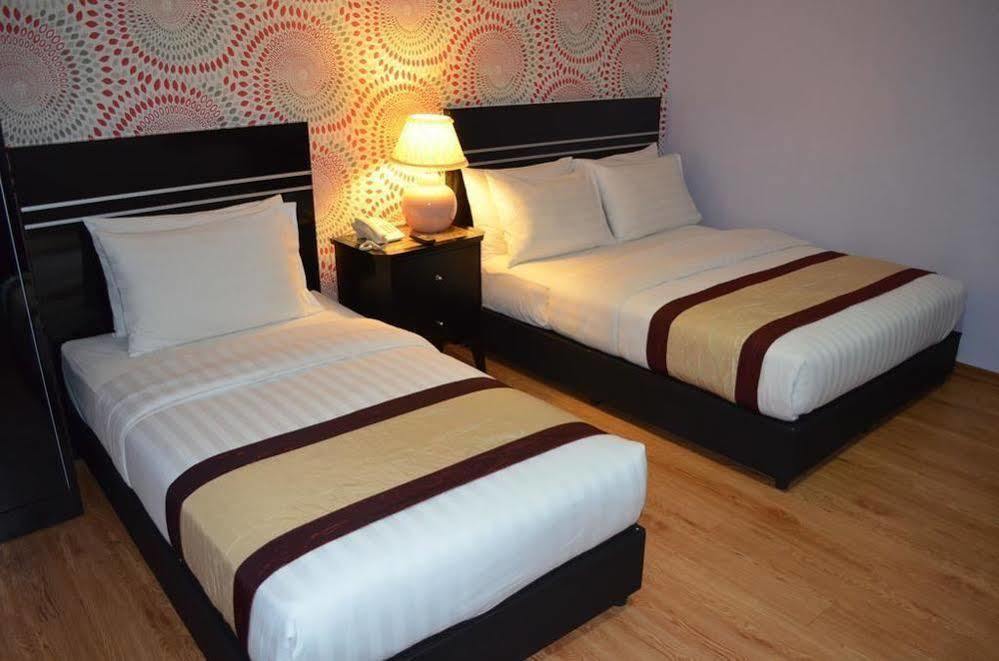 Bluebell Hotel Skudai Eksteriør bilde