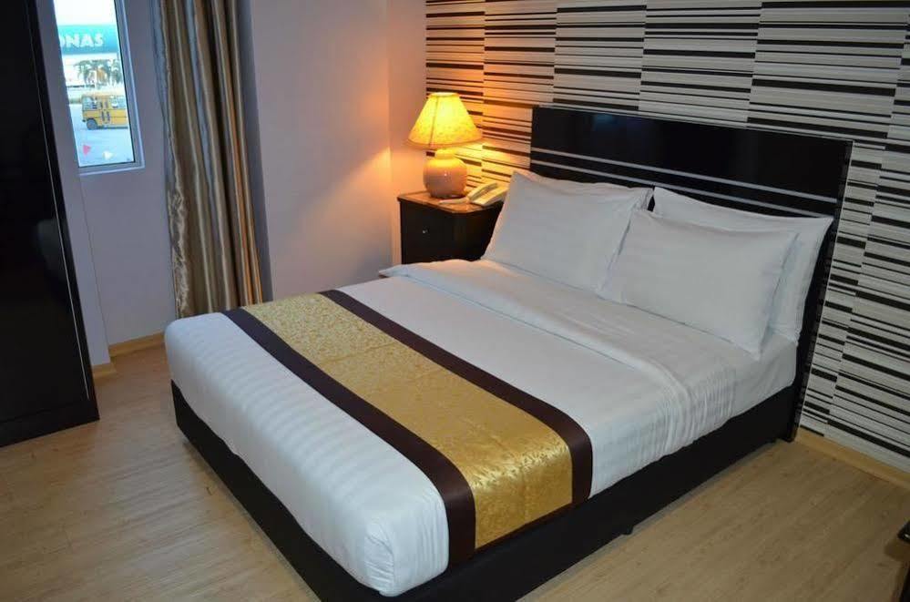 Bluebell Hotel Skudai Eksteriør bilde